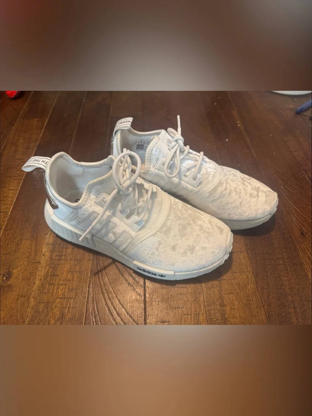 Adidas NMD R1 W Women’s White/Silver GW5681 The 3 Stripes Velour